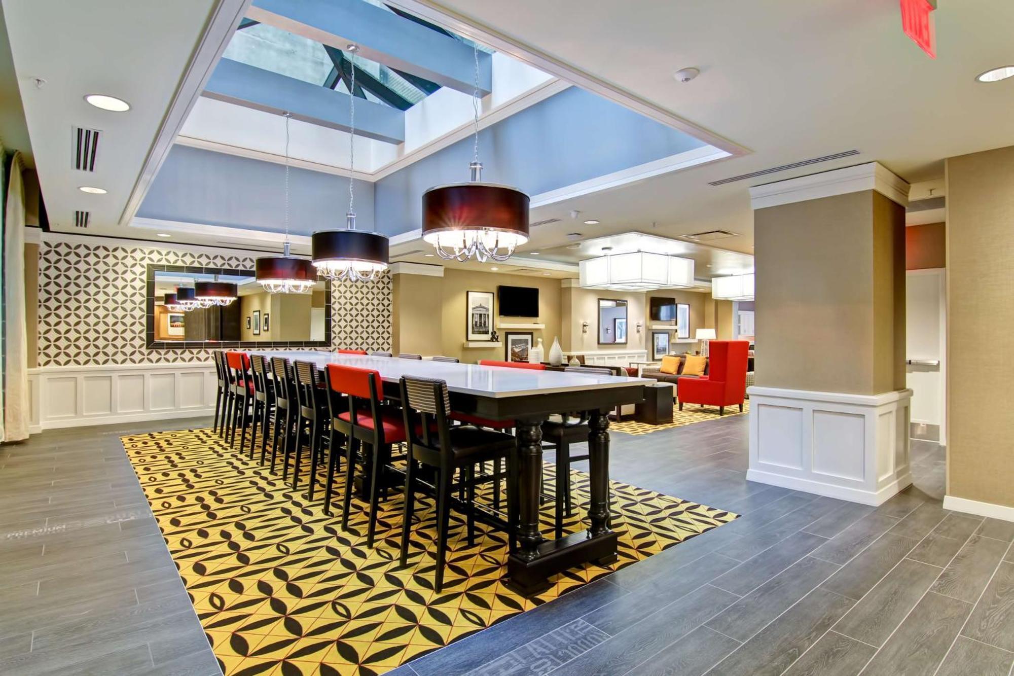 Hampton Inn And Suites Cincinnati - Downtown Εξωτερικό φωτογραφία