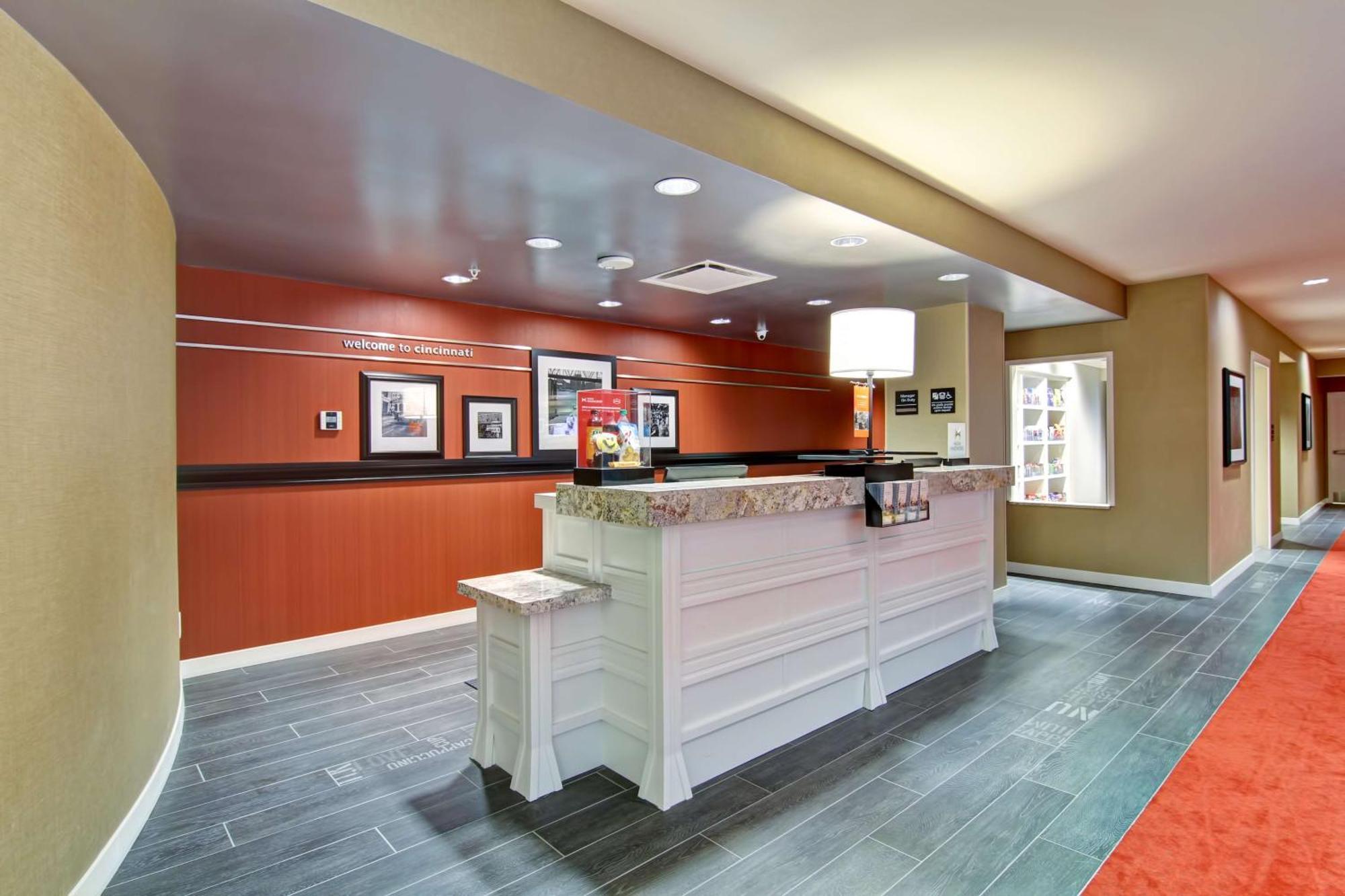 Hampton Inn And Suites Cincinnati - Downtown Εξωτερικό φωτογραφία